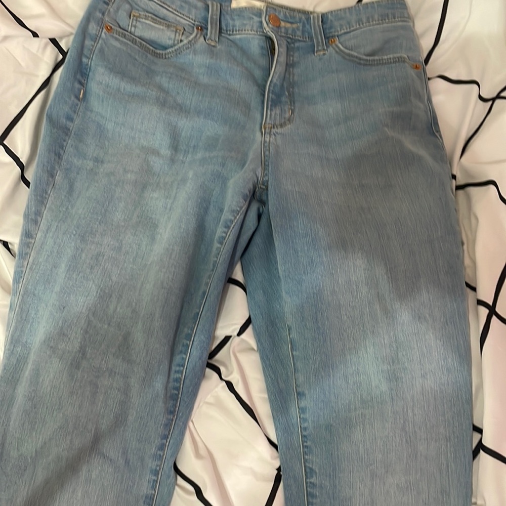 straight leg blue jeans